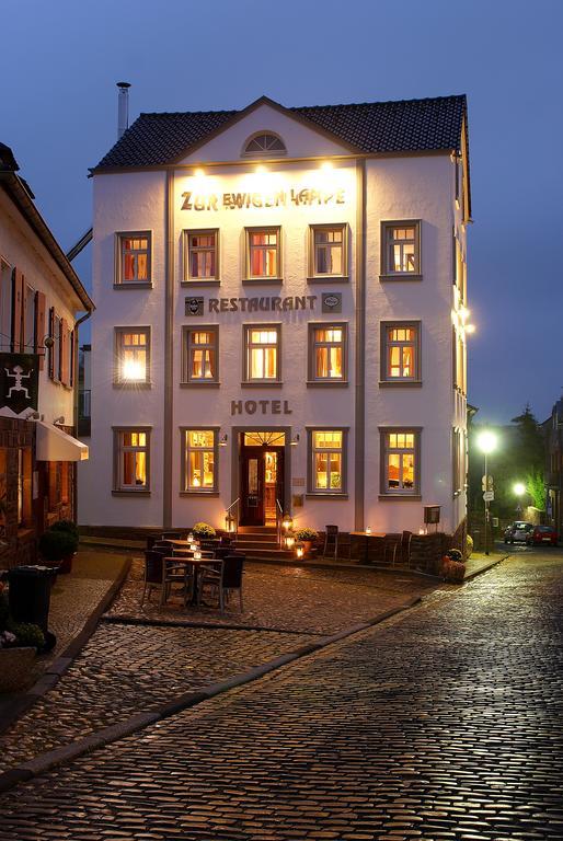 Zur Ewigen Lampe Romantisches Landhotel & Restaurant Nideggen Exterior photo